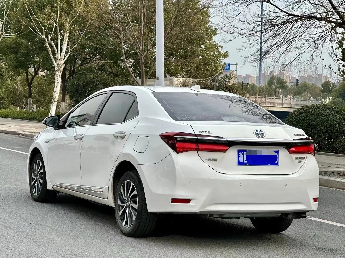 2016 1018 2020 2022 Toyota Corolla Hybrid 1.8L e-cvt Carola White Color Used 5 Seats Second Hand Cars