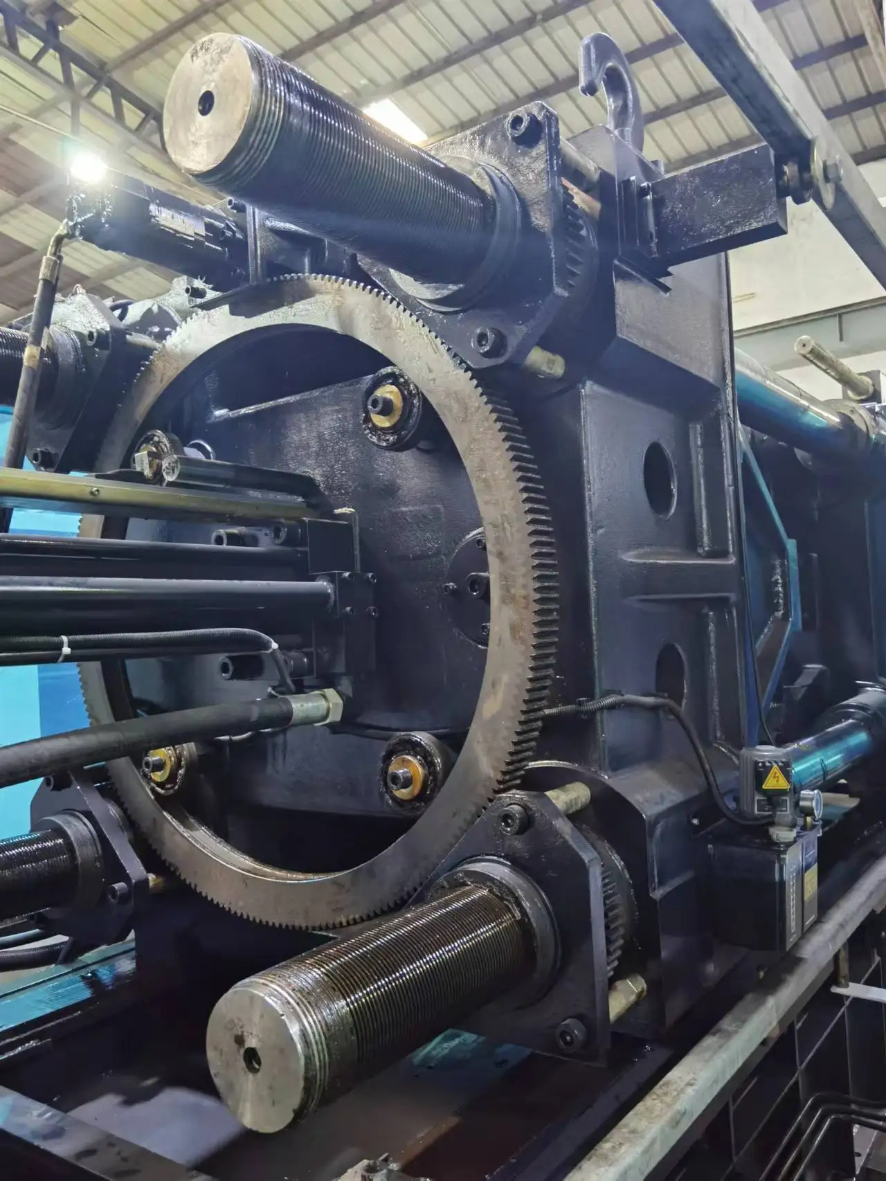 Maquinas de injection de plastico 1000 тонн Подержанный литьевая машина HAITIAN MA10000II Серводвигатель 90% новая распродажа