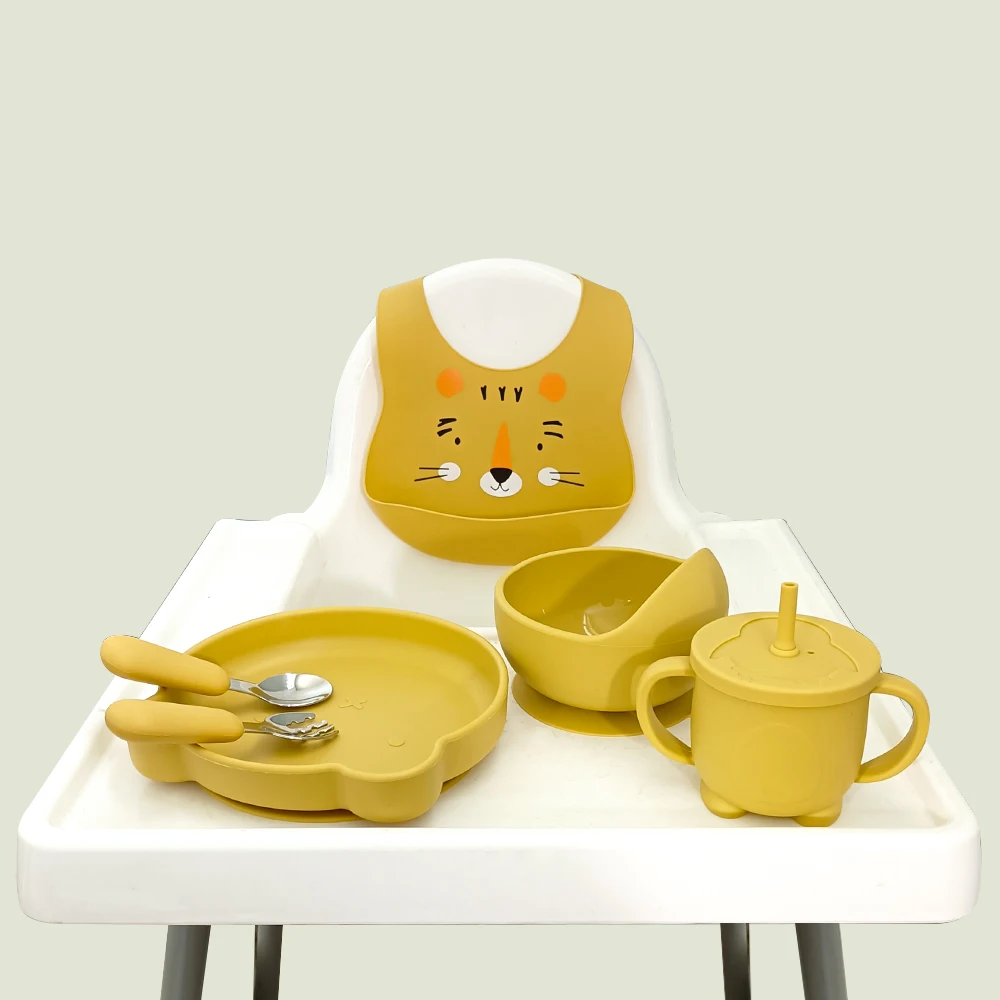Kids Dining Feeding Set Infant Tableware Weaning Kit Food Grade Baby Bowl Printed Bibs Suction Plate Spoon And Fork