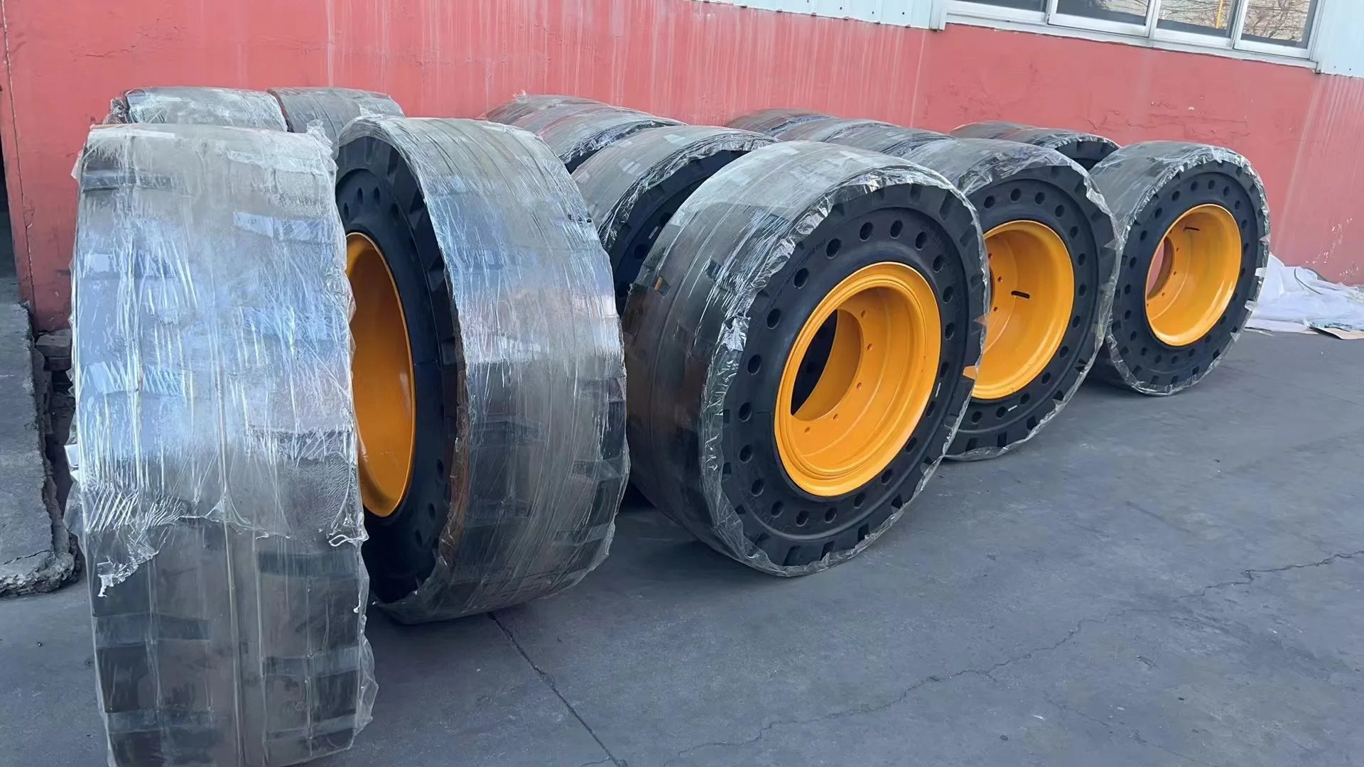 Best solid tire Ameristar 12x16.5 12-16.5 skid steer solid tires 12x16.5 12-16.5 185-9933 tire 12-16.5