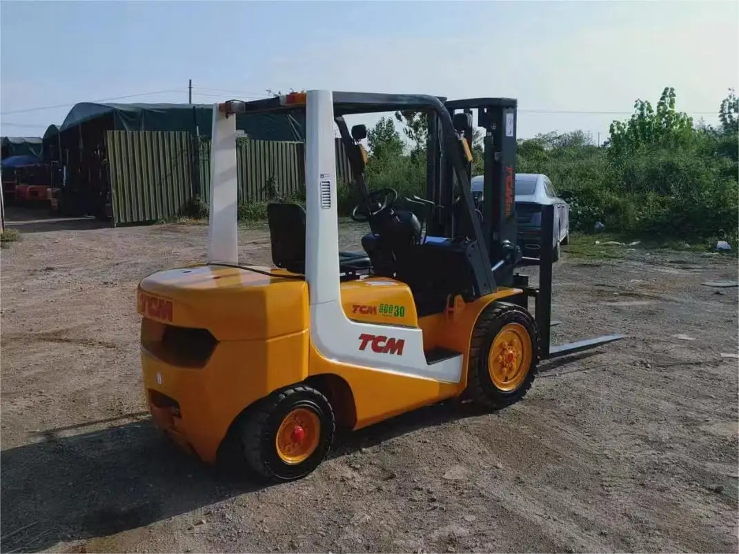 TCM3 ton original imported forklift diesel engine with good quality and cheap price. Second hand forklift for sale