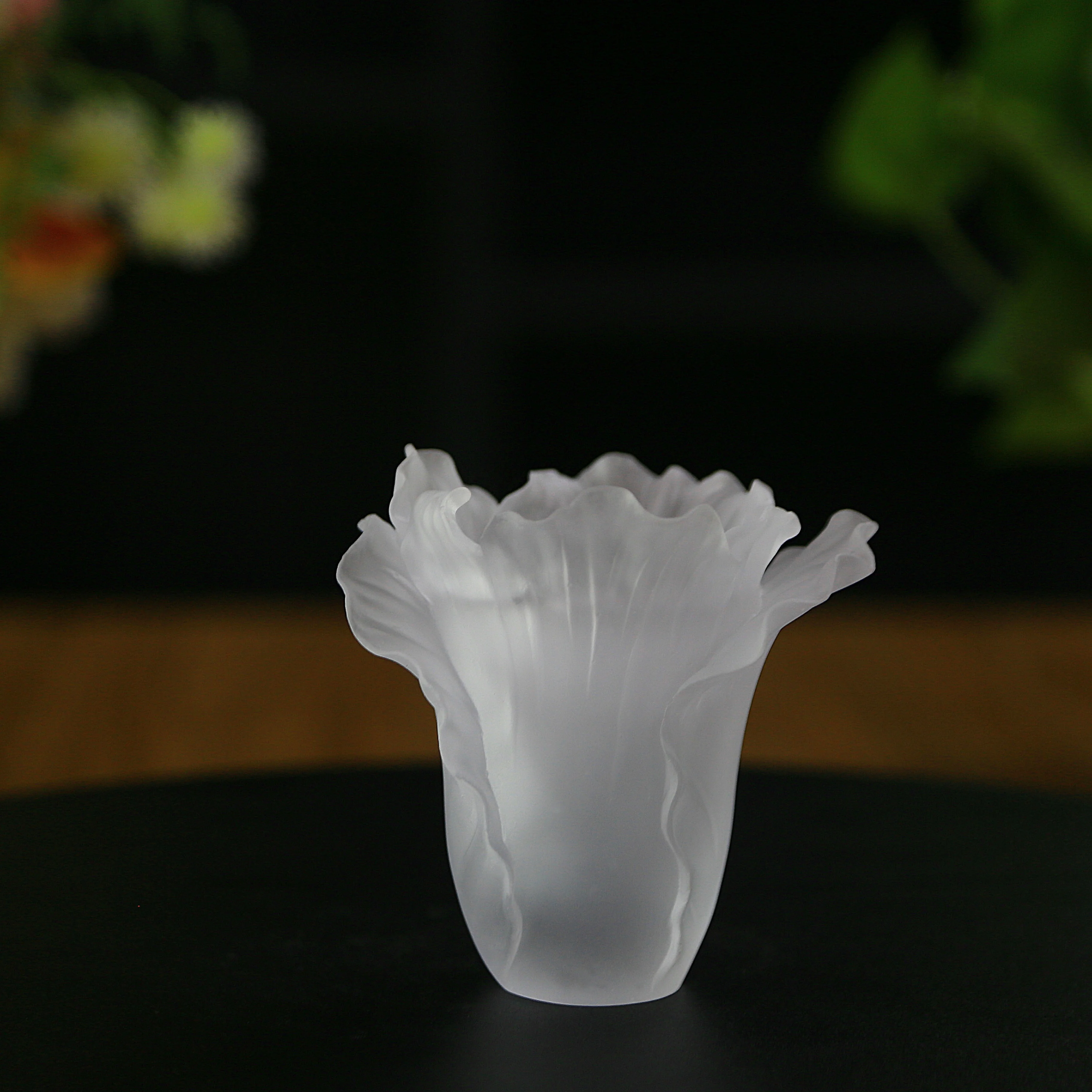 Hot latest  crystal  small tulip vase Mini poppy incense burner bakhoor burner for home decoration wedding  office