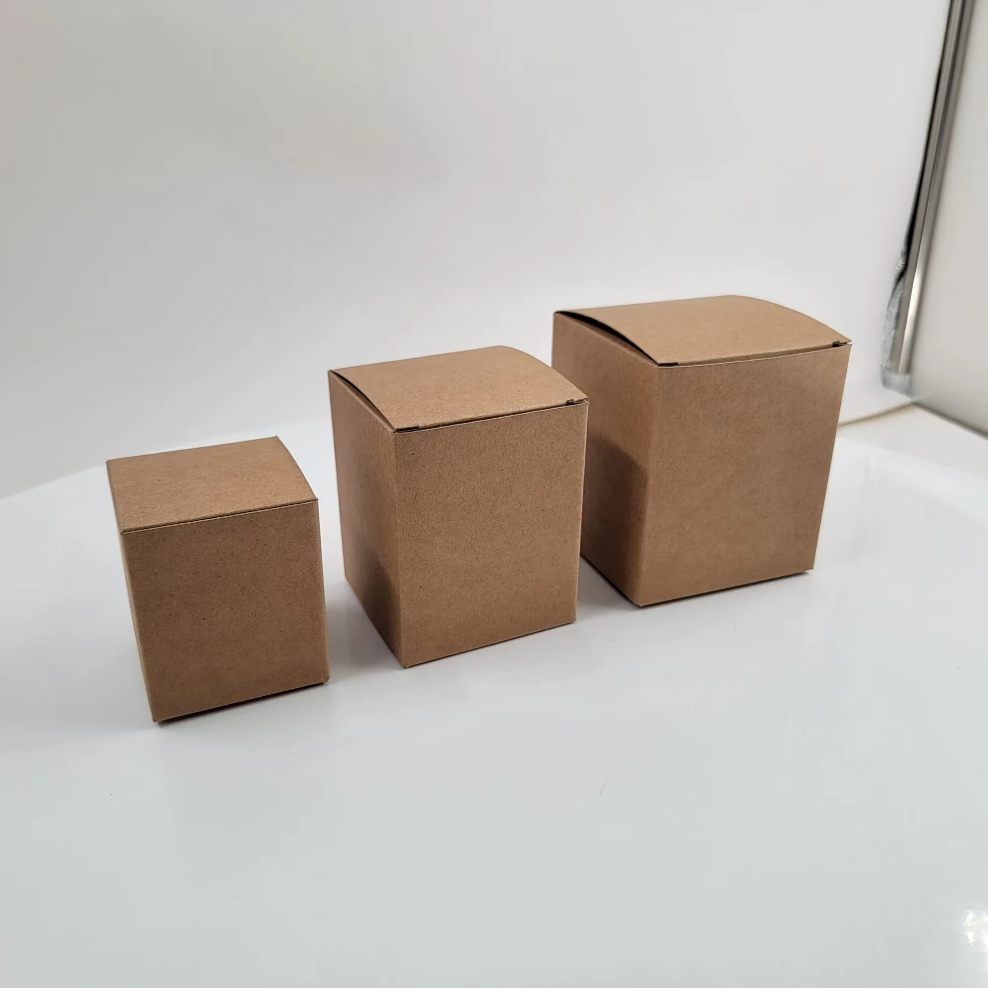 Craft Paper Christmas Gift Box Party Favors Packaging Chocolate Paper Box Xmas new year engagement baby shower Candy Boxes