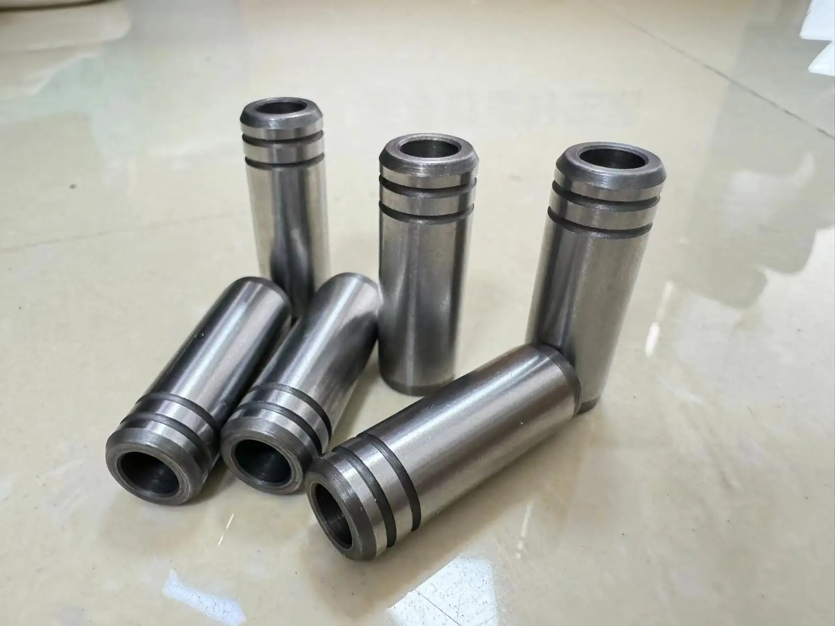 Guide Valve excavator engine parts 4JG1 valve guide repair parts overhaul kit