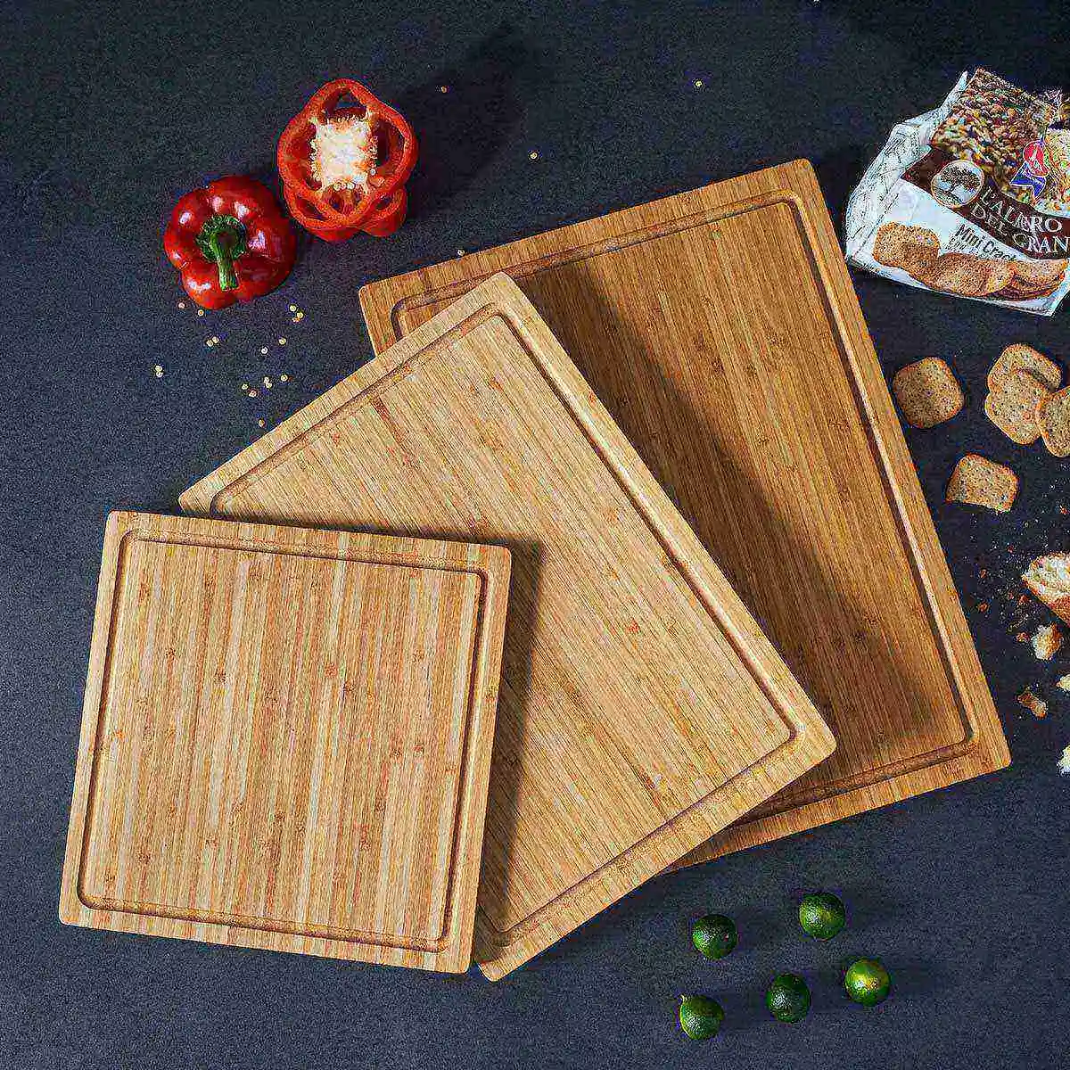 Kitchen accessories gadgets 2024 wooden vegetable chopping block custom logo wholesales bamboo cutting board with juice sink