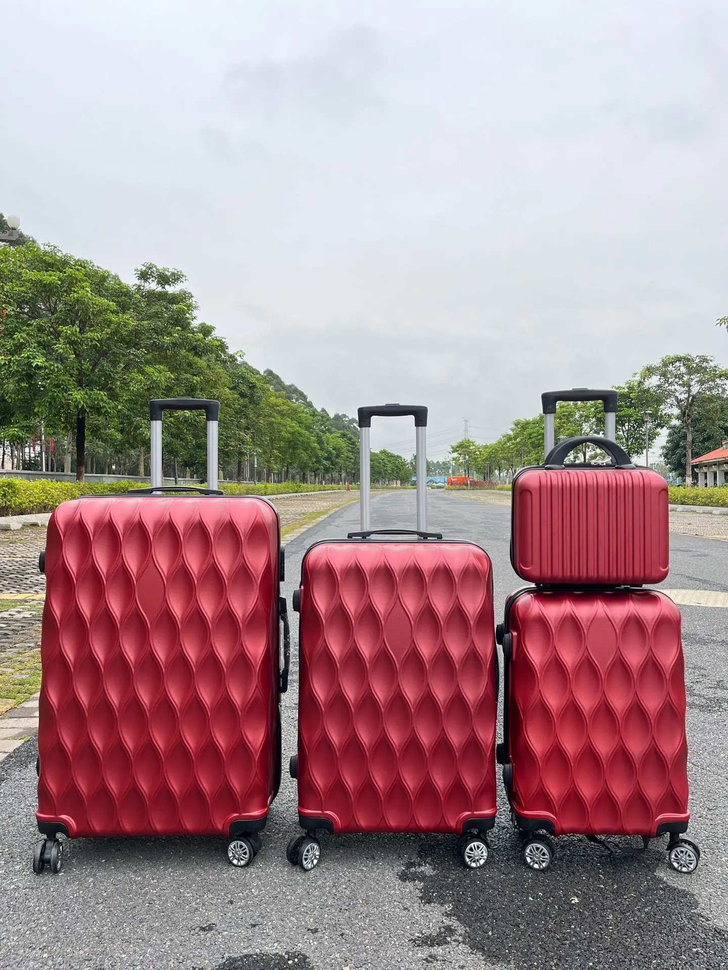 Wholesale Luggage 4 pcs set  Trolley Case Portable ABS Zipper Universal Wheel Travel Suitcase With Password Lock