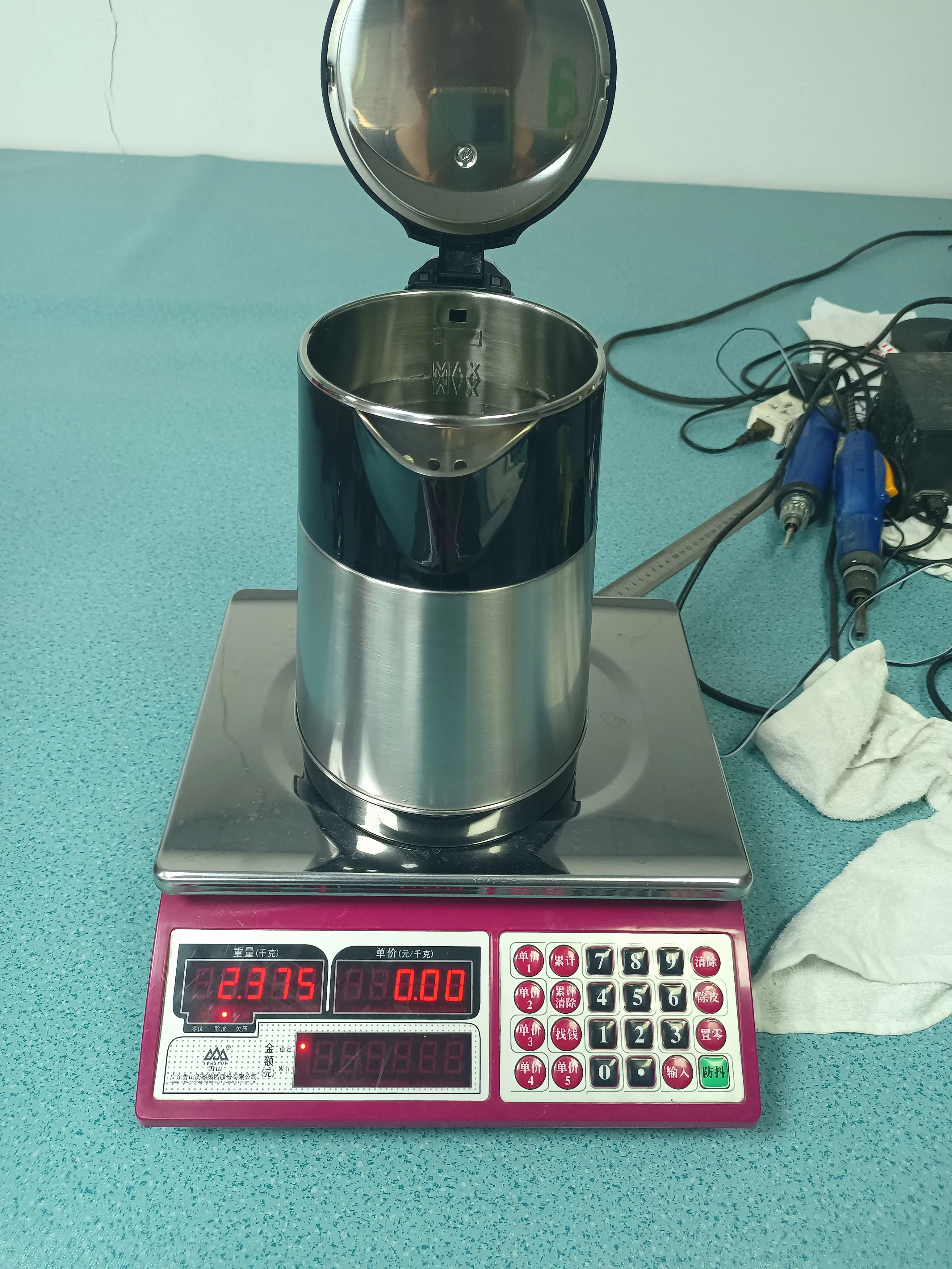 Black and red color stainless steel electric kettle with concealed heating element 2.3L