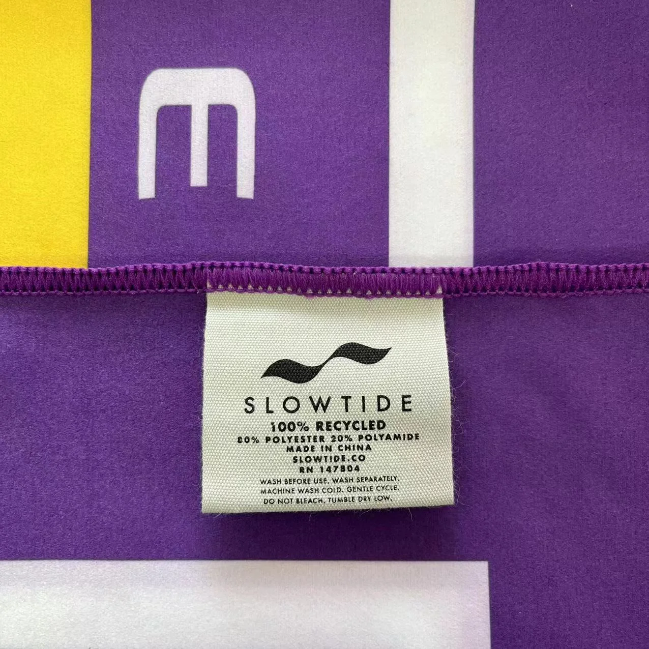 Wholesale Sand Free Recycled Fast Drying Microfiber Beach Towel Super Absorbent  Light Weight Soft Swimming Towel