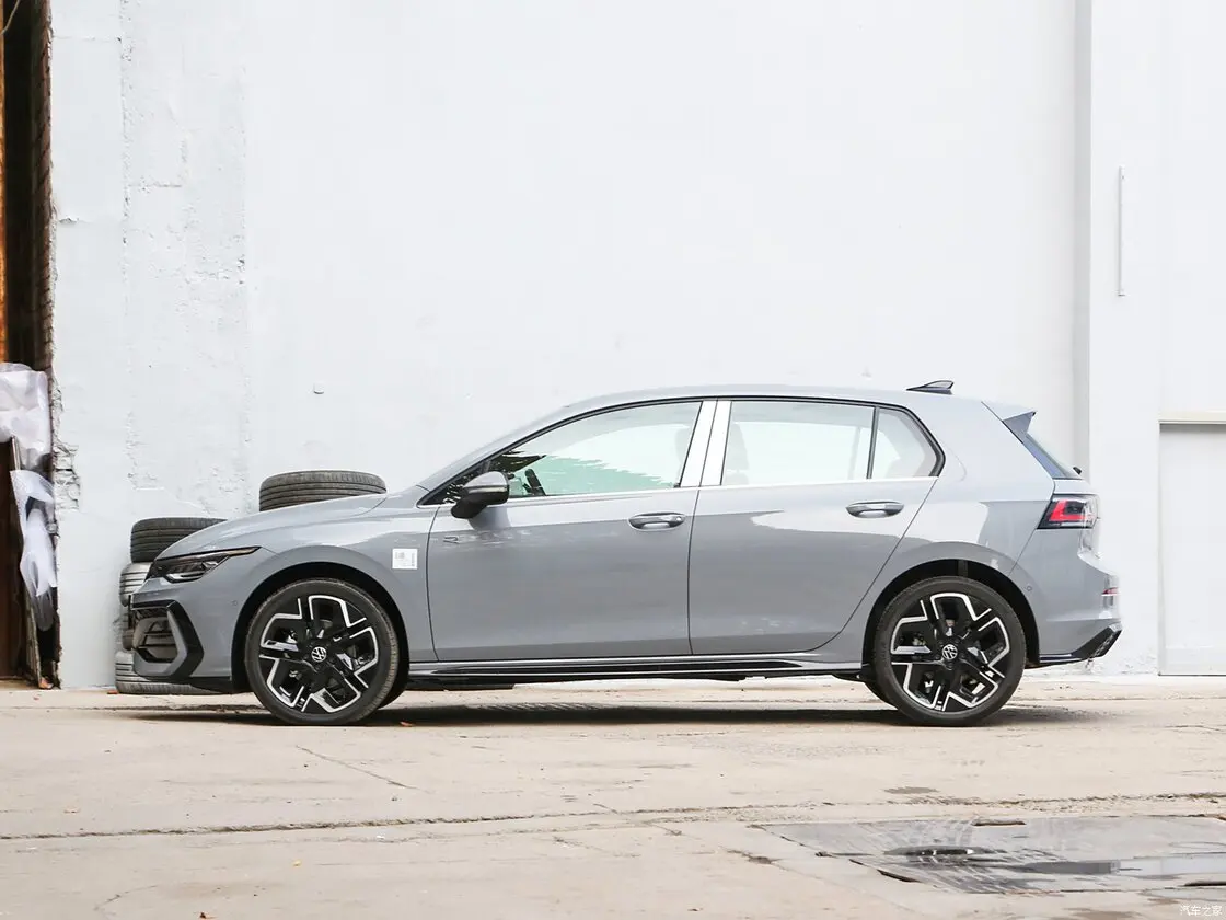 Volkswagens VW 2025 Golf White 300TSI R-Line 1.5T Fwd Left Hand Drive New Golf Sedan 2025 Golf New Cars