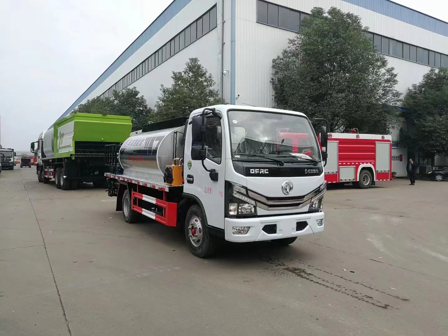 Bitumen Emulsion Sprayer Asphalt Road Machinery Paver Paving Machine Mini Asphalt Paver Asphalt Tack Sprayer