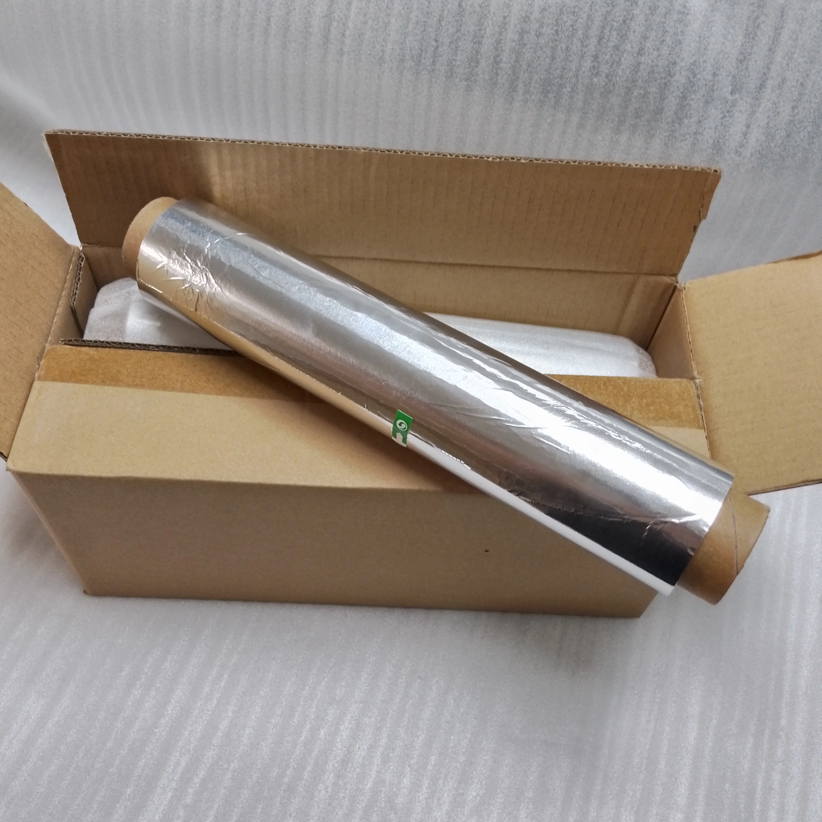 4 rolls/carton standard 14mic*30cm*100m ALuminum foil rolls for household