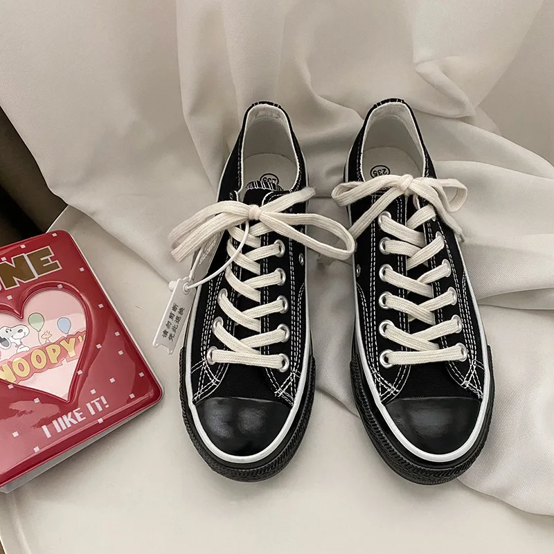 2022 Ins Classic Style Couples shoes series Slip On Unisex Canvas Shoes with White Navy many Color