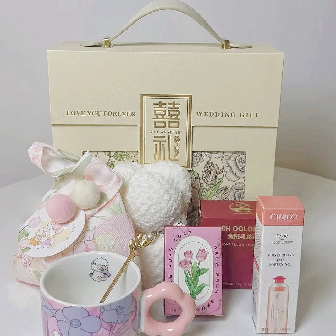 2024 New Product Chinese Handheld Joy Candy Box with Advanced Flower Festival Gift Wedding Set as a Gift for Friends and Girls
