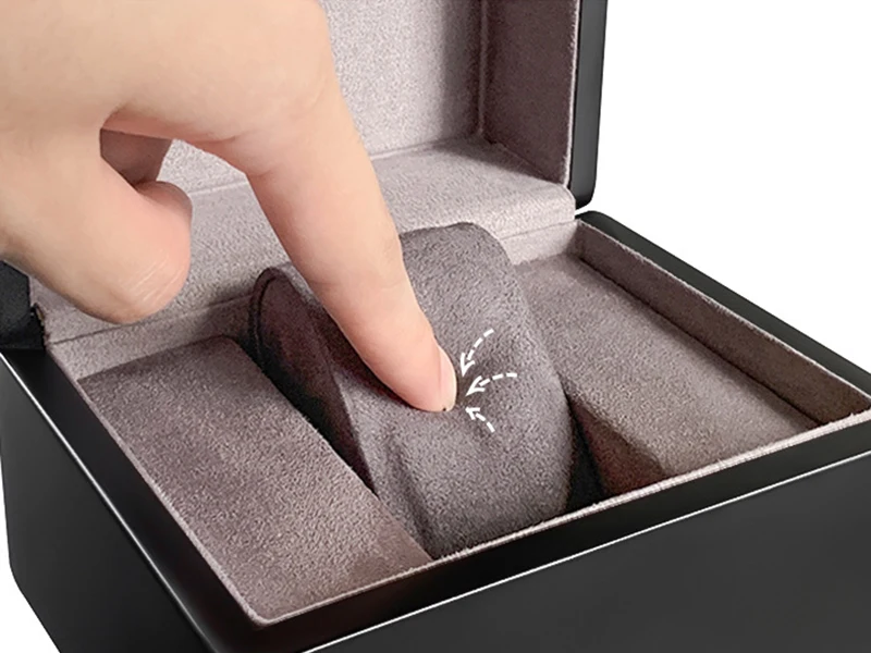 Wholesale cheap price  luxury black wood watches box ladys men gift watch packaging box case custom logo