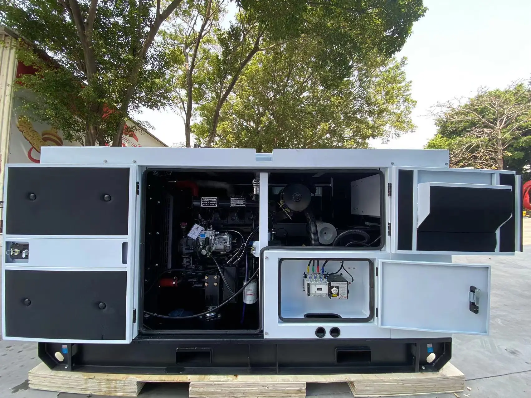 Manufacture price guangzhou factory 60hz reliable DEUTZ engine 1 PH soundproof diesel dynamo generator with ATS