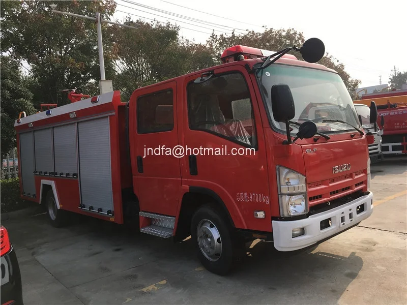 Japan famous brand foam fire truck 4*2 water tower fire fighting vehicle