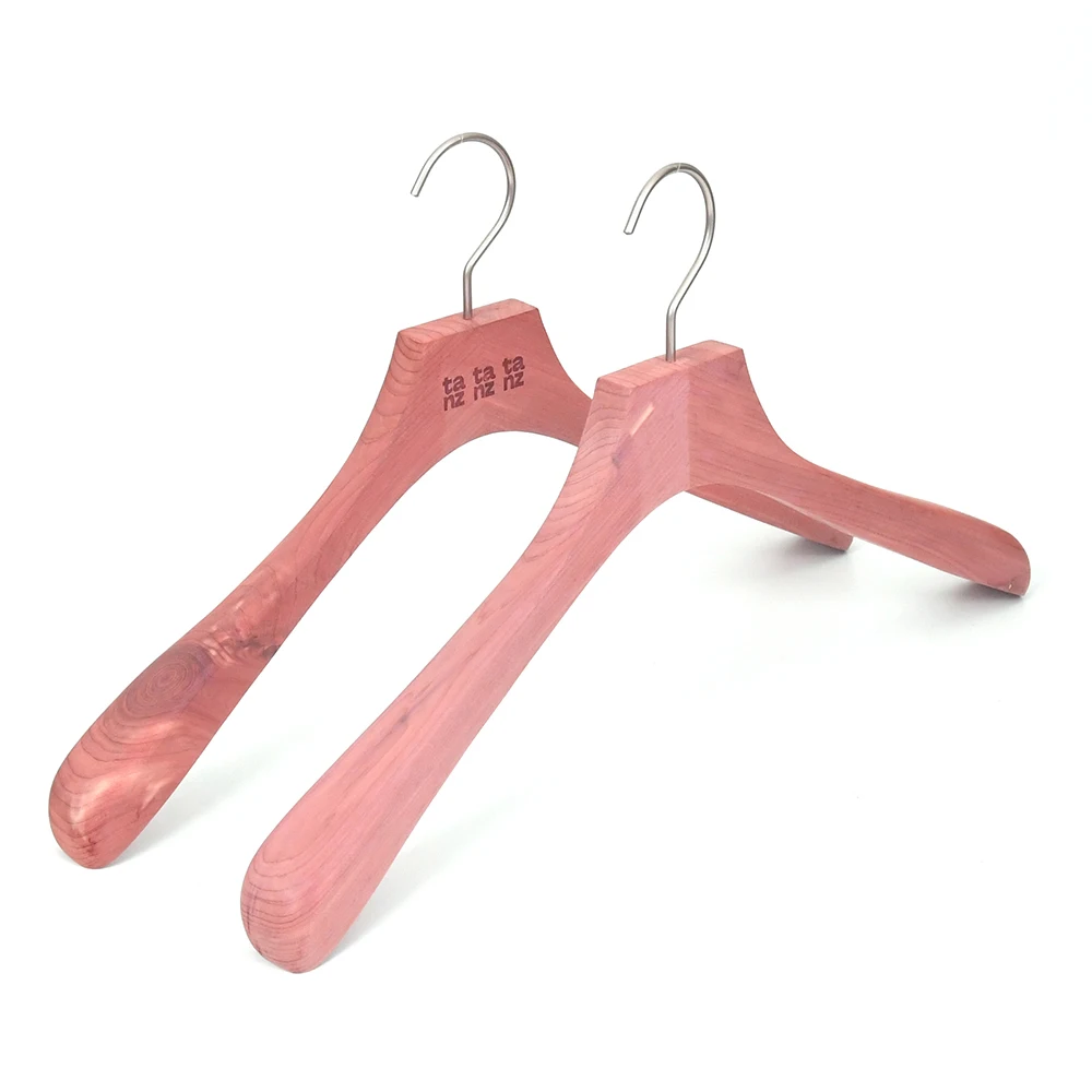 Custom Logo No Painting Cedar Coat Hanger Luxury Red Cedar Wooden Hangers for Clothes