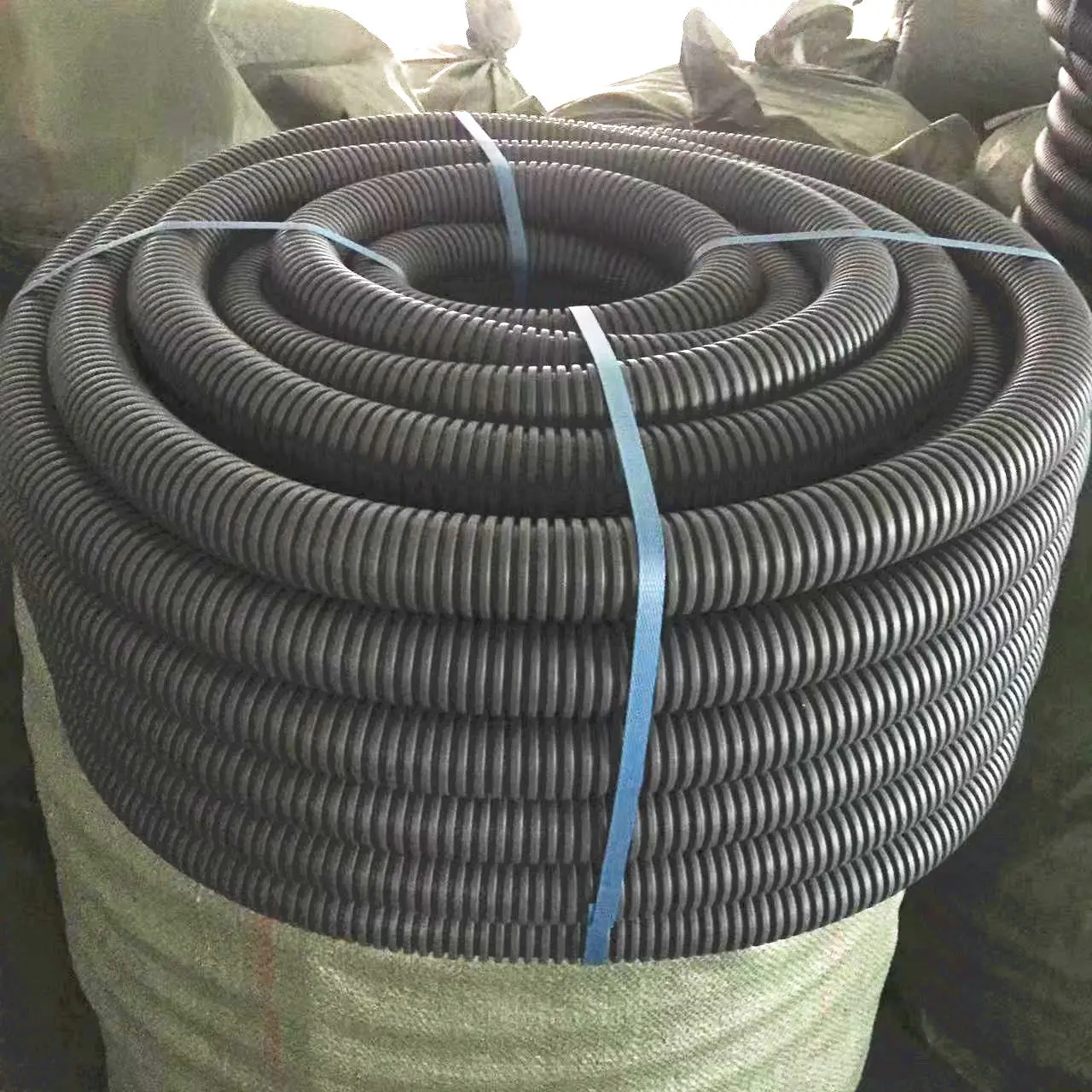 PP corrugated flexible conduit hose  electrical cable protection hose with iron wire