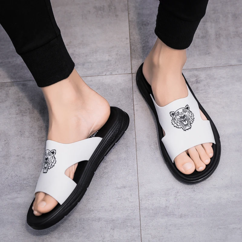 High Quality Outdoor Soft Slides for Men Comfortable Sole Hotel Slippers Fashion Wholesale Price with New Models for Beach Use