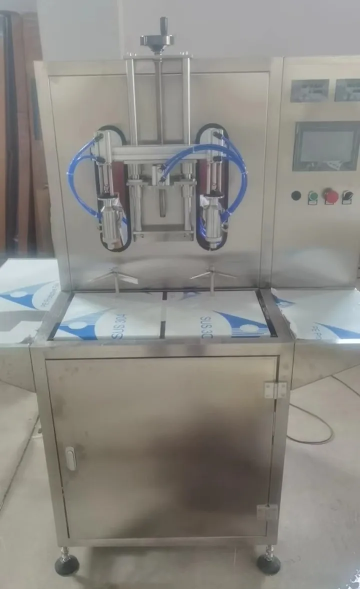 Semi automatic engine/windshield washer fluid filling machine for car