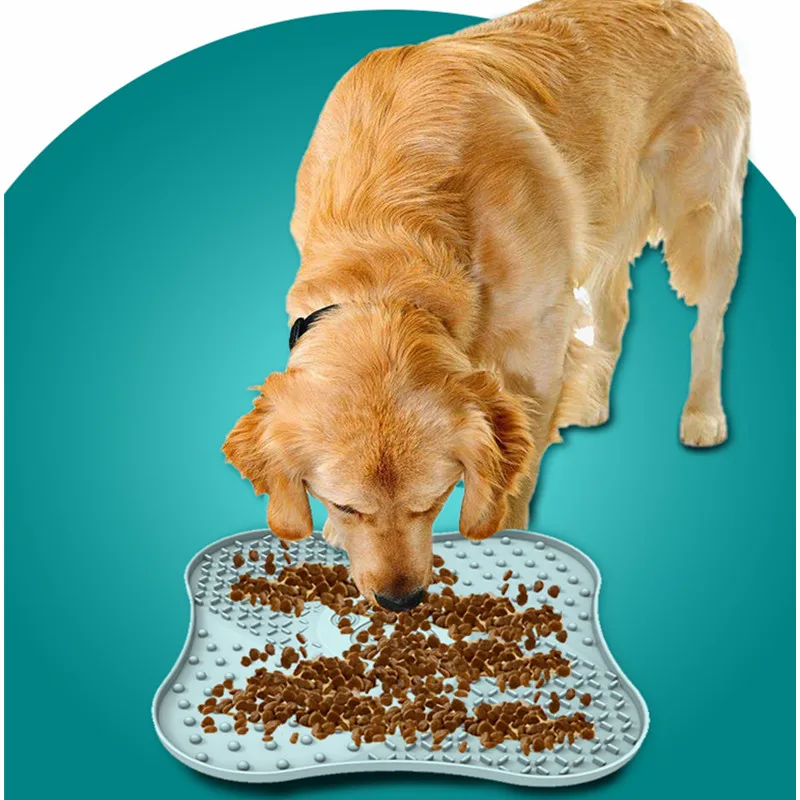 Custom BPA Free  Durable Pet Bathing Grooming and Training Suction Silicone Dog Lick Mat