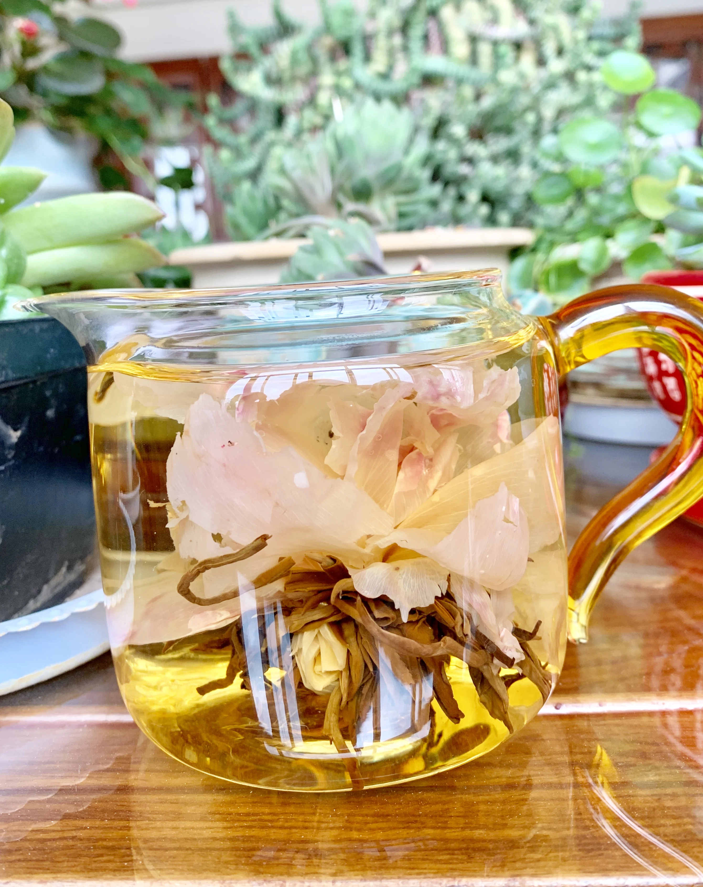 
Yunnan Handmade Dragon Puerh Ball Healthy Beauty Skin Care Puer Tea Bulk Rose Flower Scented Blooming Tea 