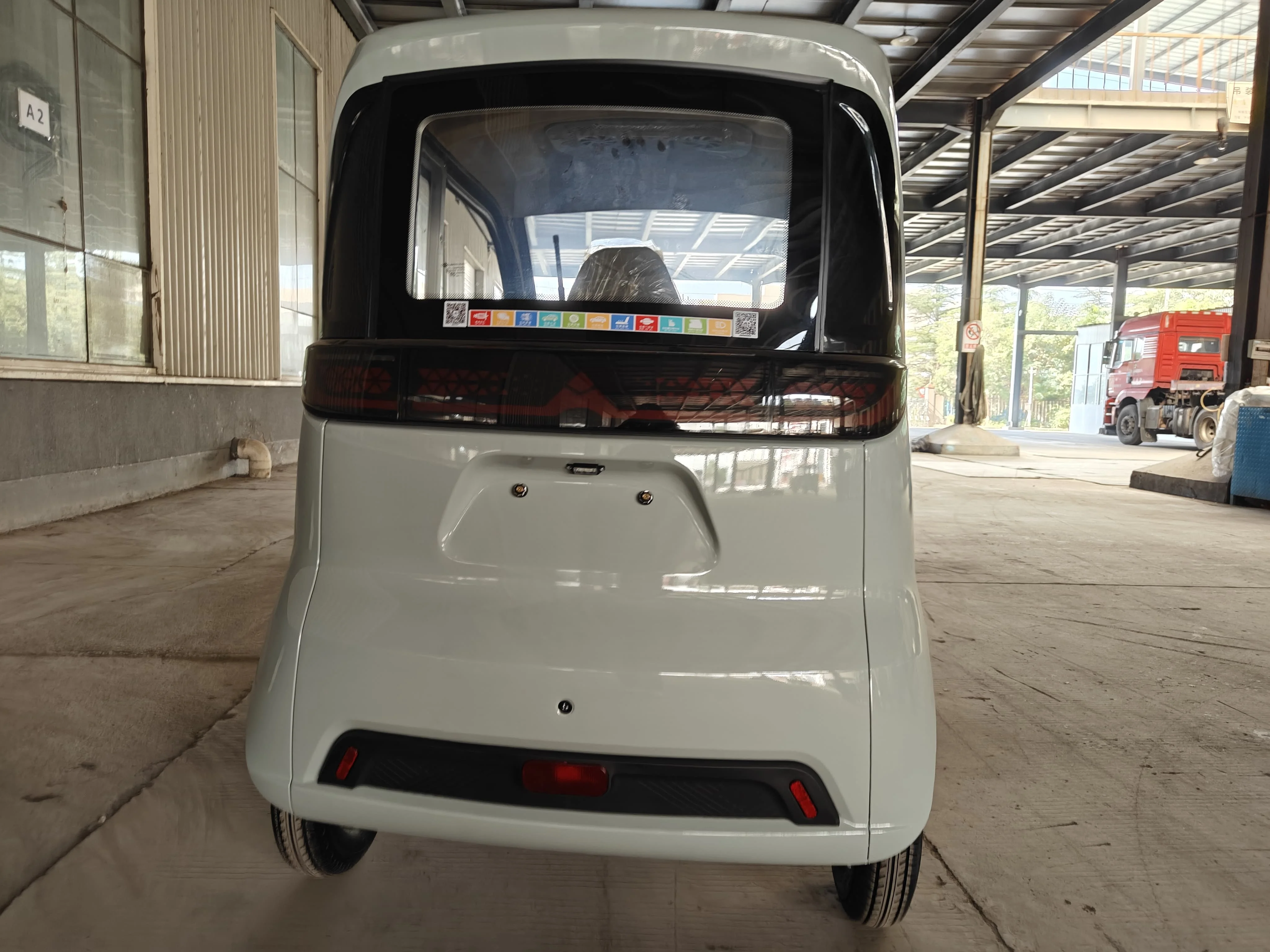 EEC 3 Wheel Electric Transportation Vehicle Trade Taxi Cargo Motorcycle Fully Enclosed Delivery Van Cargo Tricycle Passenger