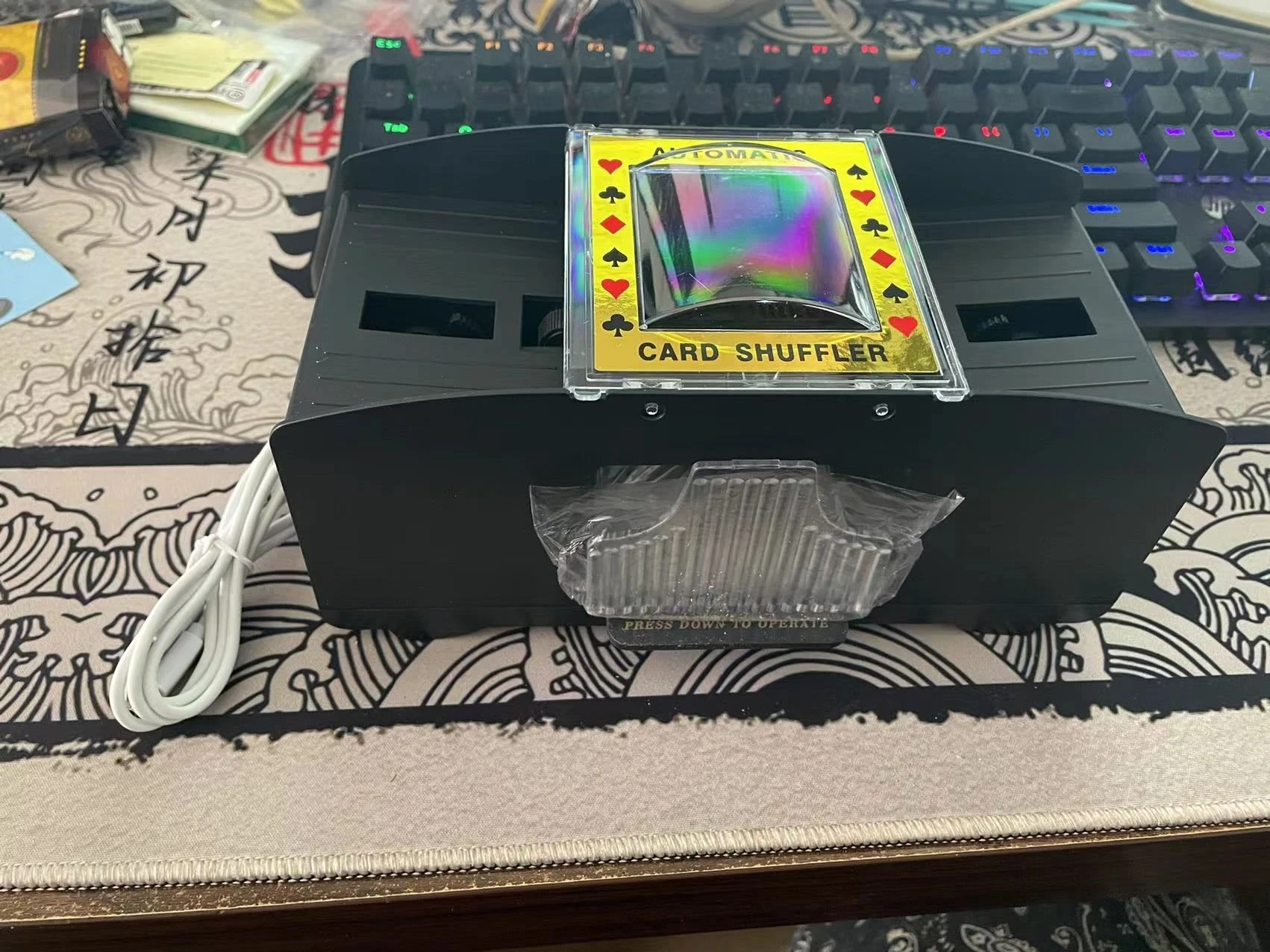 EASTOMMY Electronic Casino Poker Card Shuffling Machine,2 Deck Poker Card Shuffling Machine Battery Operated Plastic Cards Mixer