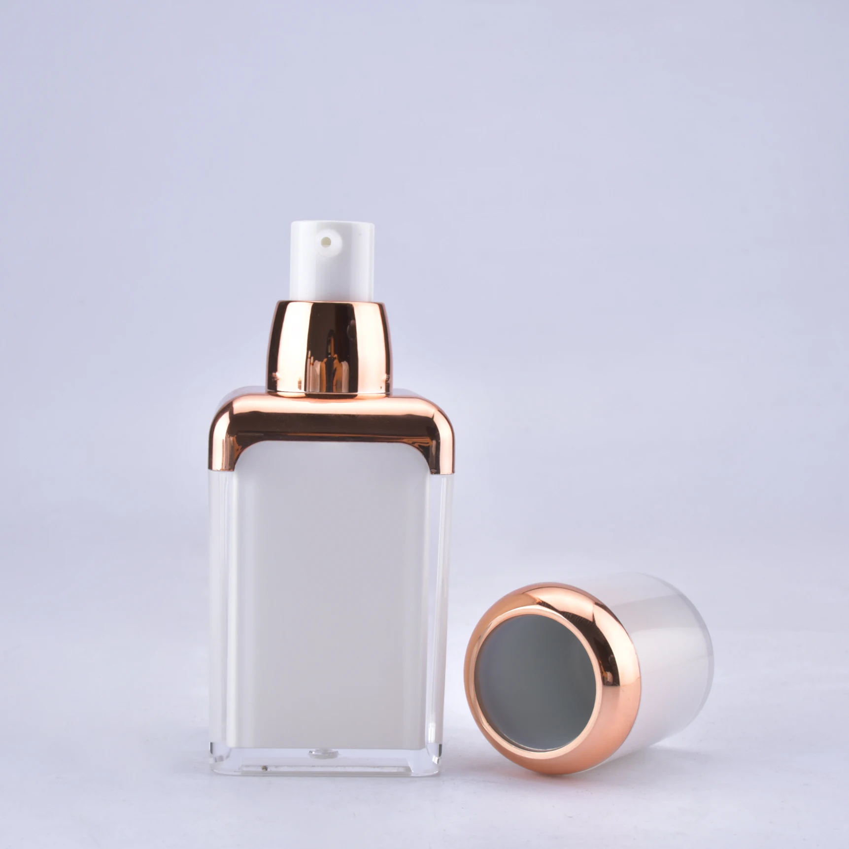 UU package emballage cosmetique flacons de luxe emballage acrylique tube carre blanc