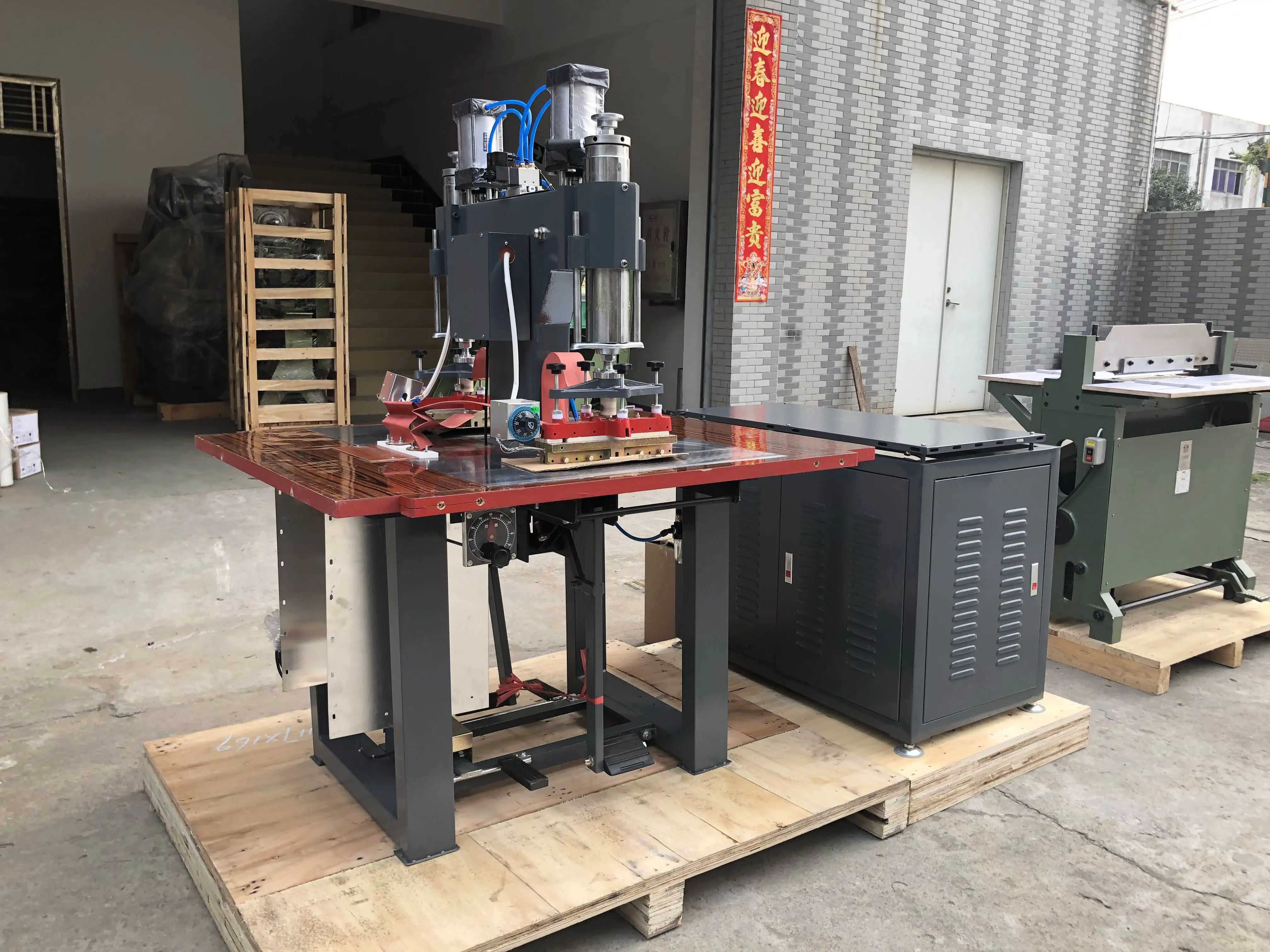 PVC Fabric High Frequency Plastic Welding Machine For Vehicle Cushions