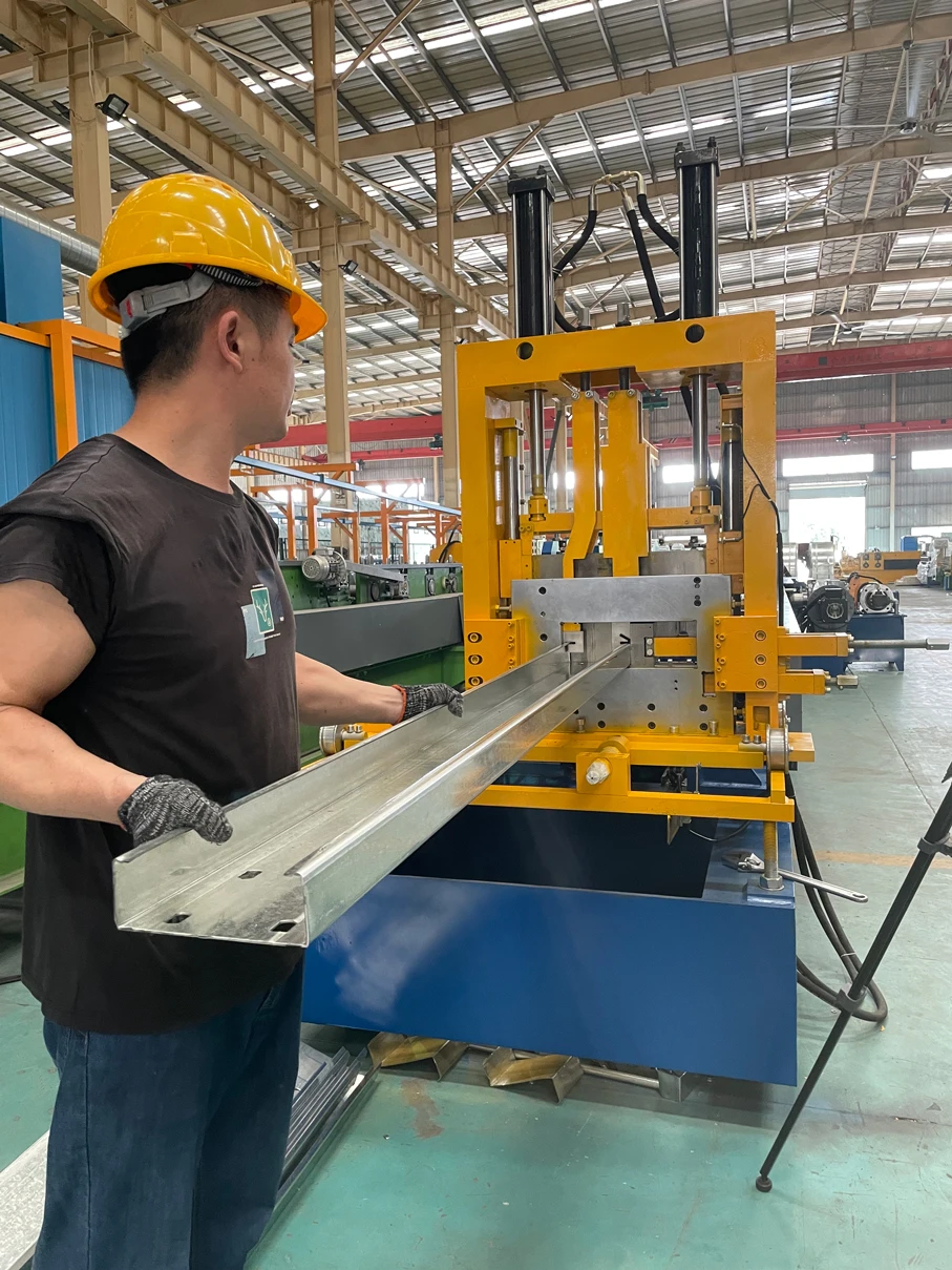 Metal Forming Process Rolling Steel Truss  C & Z Purlins Channel Machine