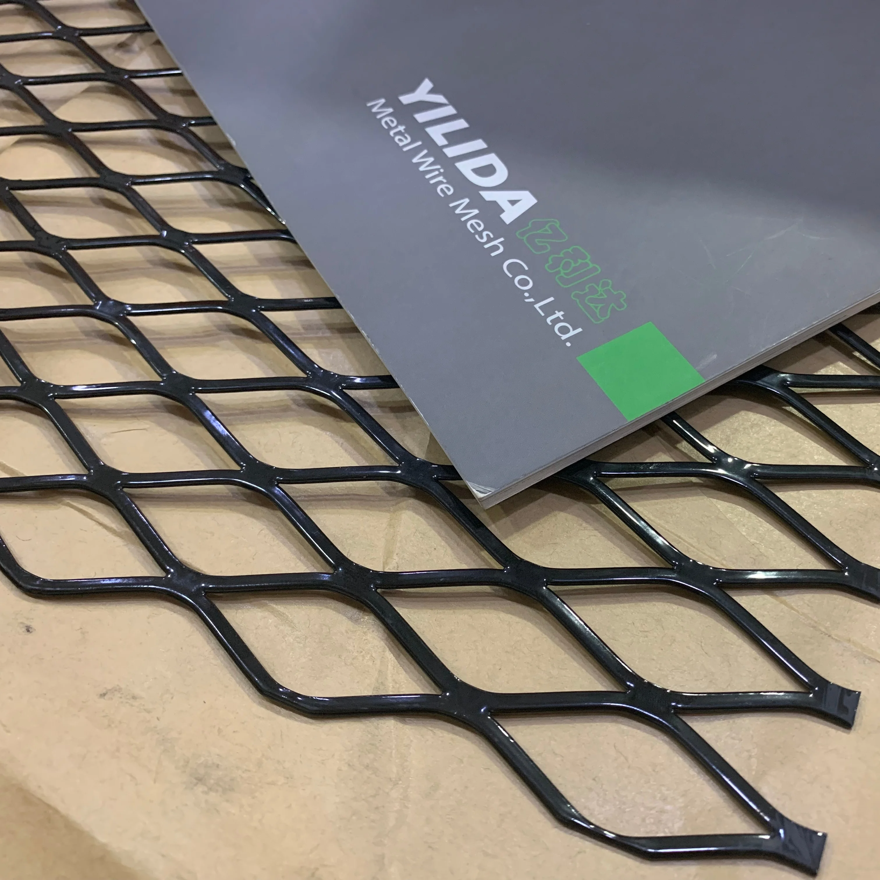 Плоский оцинкованный стальной черный порошковый расширенный