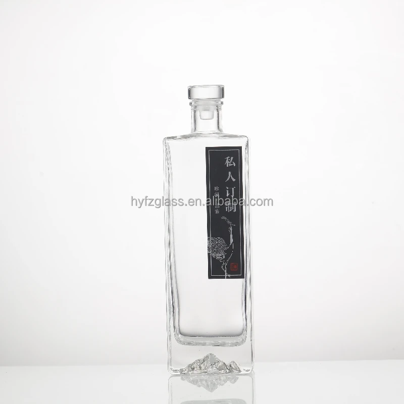 Custom Color Clear Flat Rectangle Mountain Liquor Glass Bottle With Lid For Whiskey Vodka Spirit
