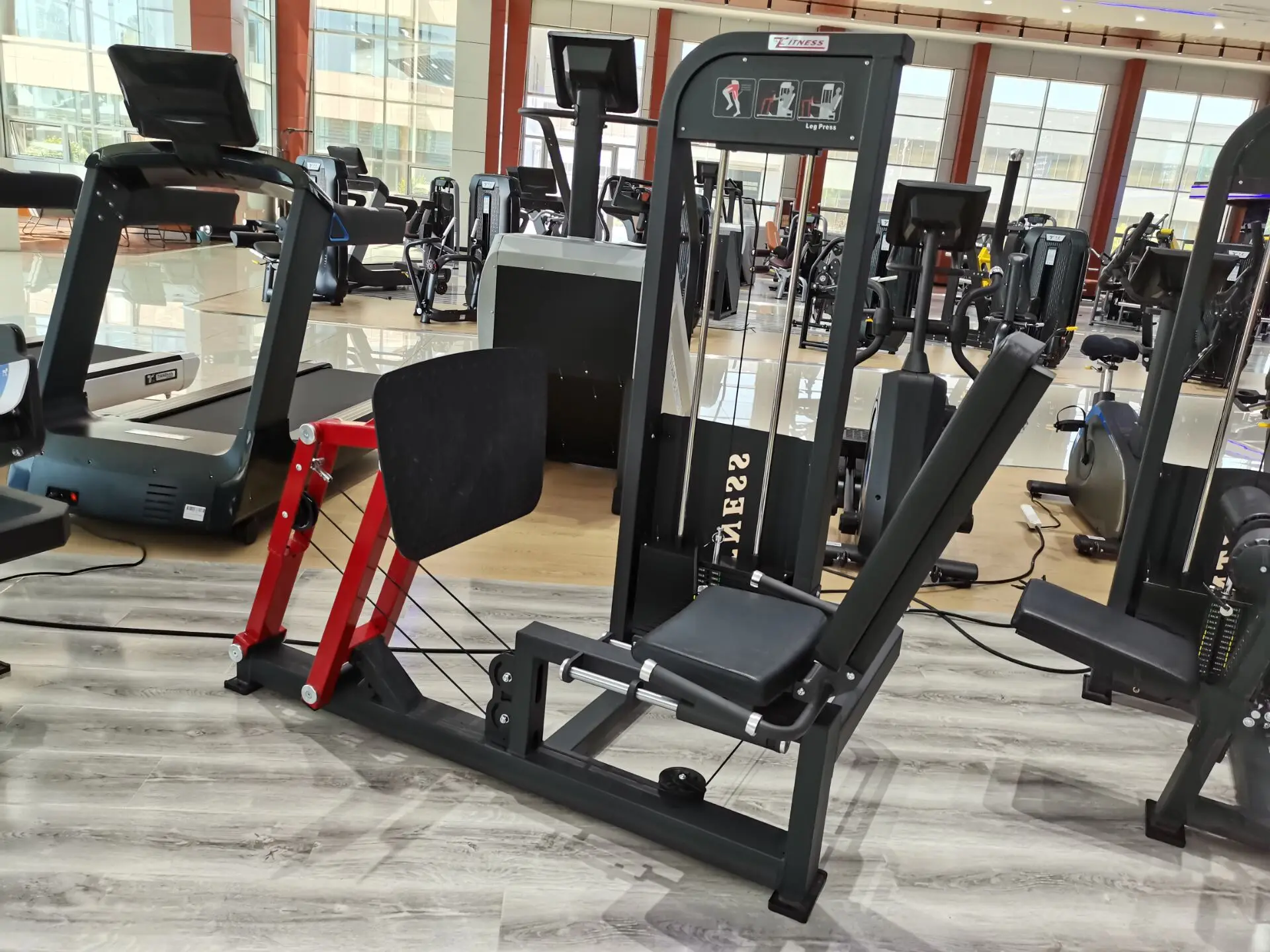 Ningjin Body Building Strength Machine Multi Hip in Gym Fitness Equipment