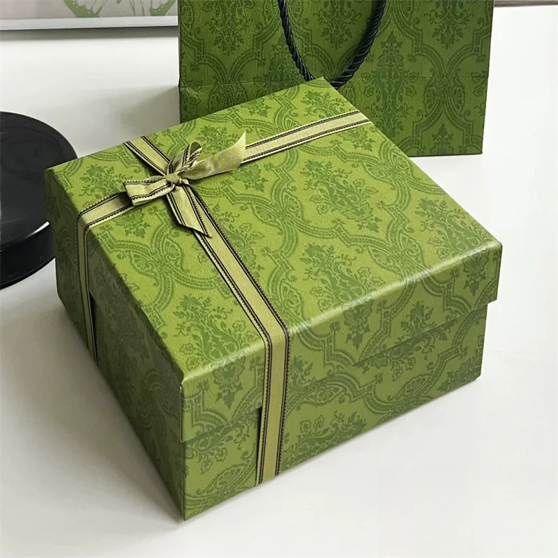 Wholesale Custom Modern Luxury  Candle & Perfume Packaging Lid And Bottom Apart Box with Varnishing & Paper Tray Cosmetics Gifts