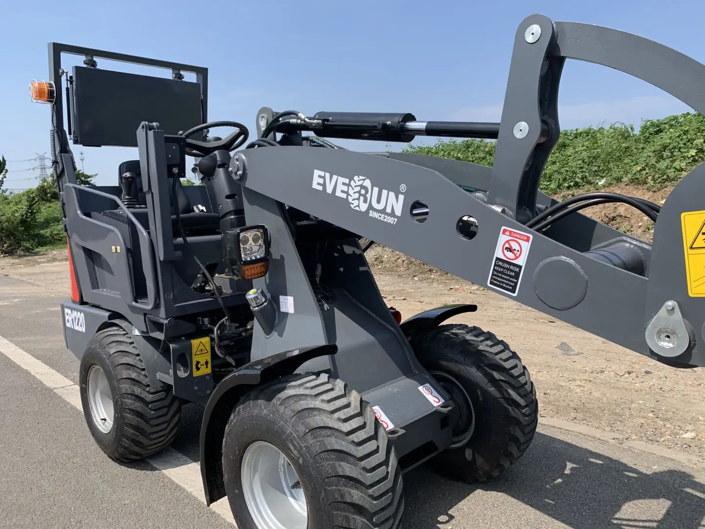  1100 кг 25hp Китай новый мини-шарнирный компактный погрузчик