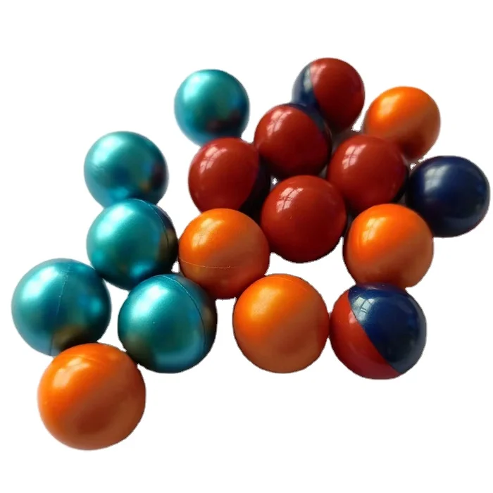CS game guns shooting paintball balls with high quality paintball balls made with PEG easy to wash