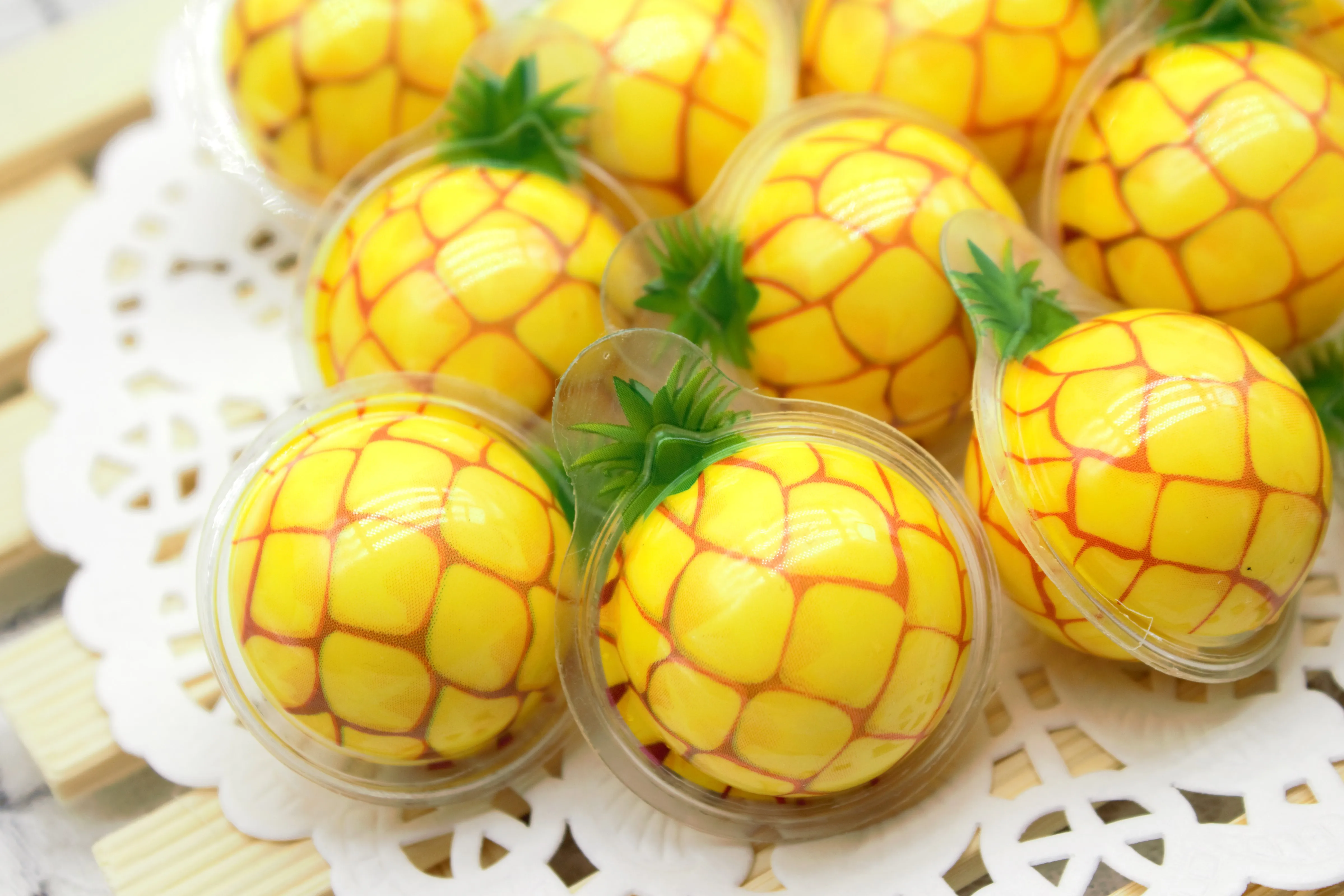 Hot Selling Gummy Jelly Candy with Jam Filling Wholesale Customization Halloween  Eyeball Sweets