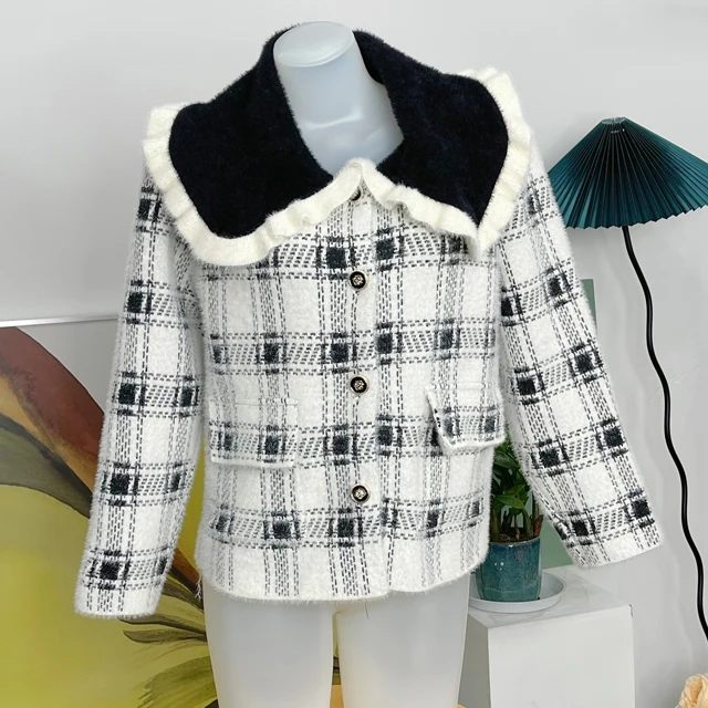 Wholesale womens spring autumn bomber jacket white black turn-down collar knit jacket