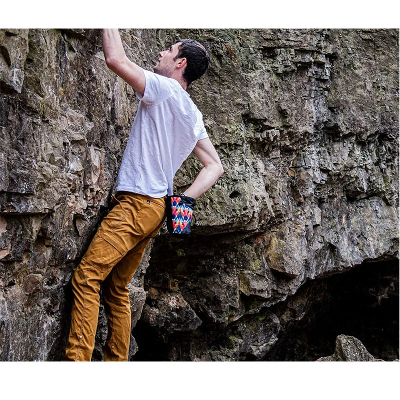 Large Wide Opening Cartoon Chalk Bag Bouldering Chalk Bag Bucket with Adjustable Belt Drawstring Climbing Chalk Bag for Lifting