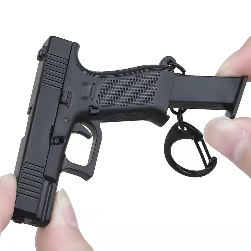 Mini Pistol G45 Model Keychain 1:4 Reduced Mode Plastic Key Ring Gu n Shape Decoration Birthday Gift Toy Trend Boy