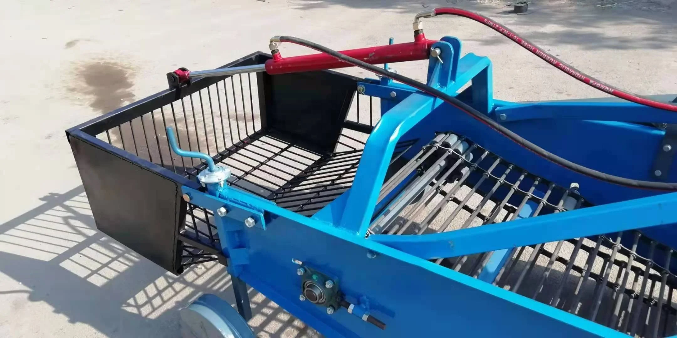 Factory Supply PTO Harvester Tractor Sweet Potato Harvester Potato Digger for  Sale