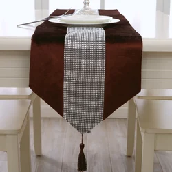 Luxury bulingbuling chain design velvet Christmas decorative table runner for home and hotel