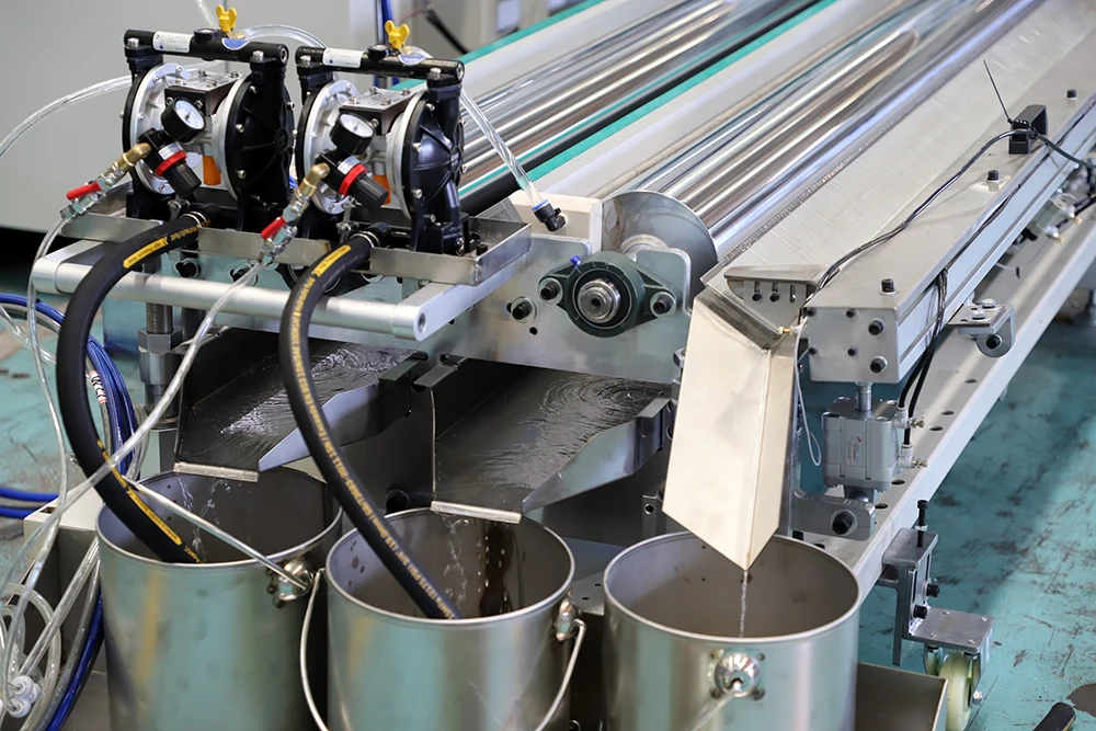 Automatic spray booth for wardrobe and cupboard door panels with flat water-based paint  wood painting machine