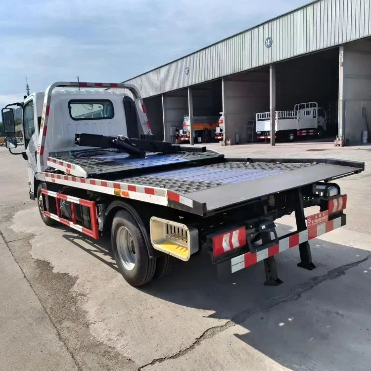 Comfortable Obstacle Removal Tow Truck Vehicle for Easy Driving