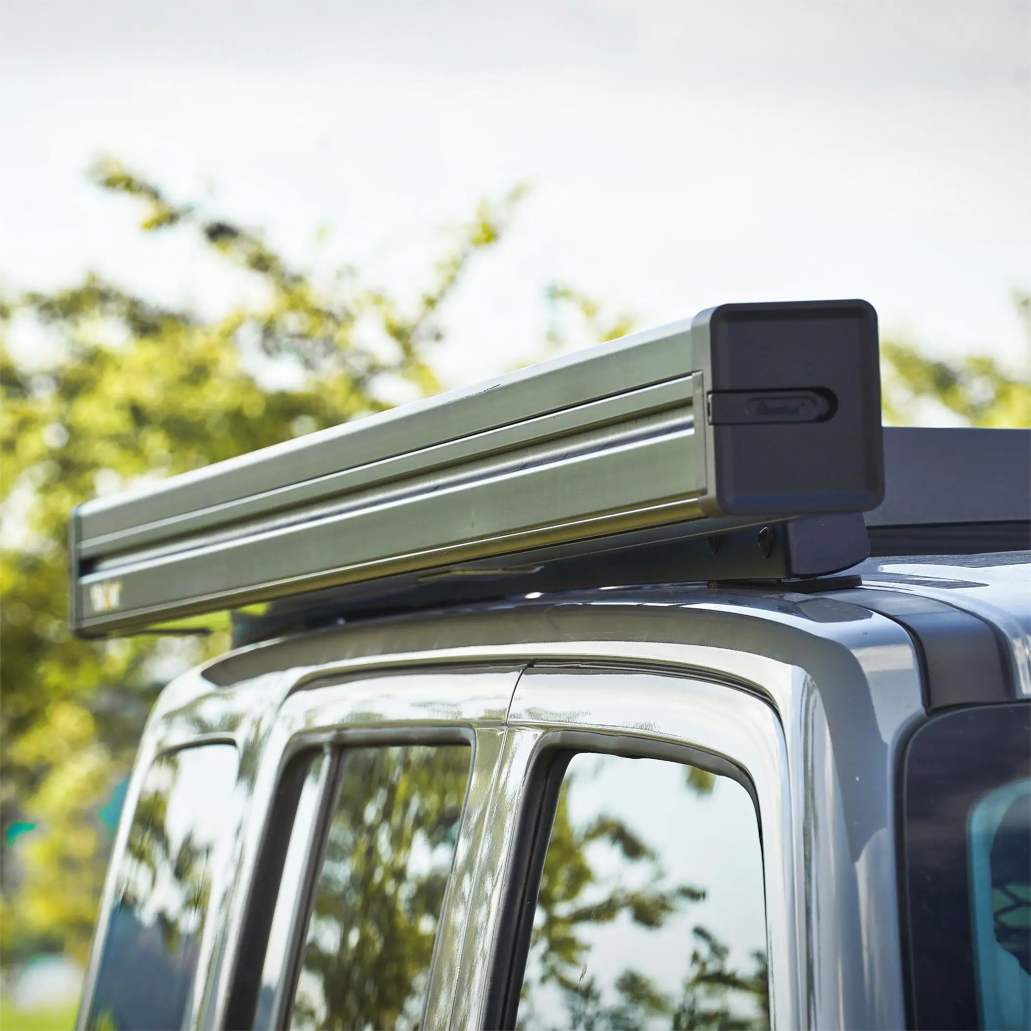 Wareda Outdoor Car Awning Tent Rooftop semi-auto Pull-Out Retractable UV50+ Camp Car Side Awning