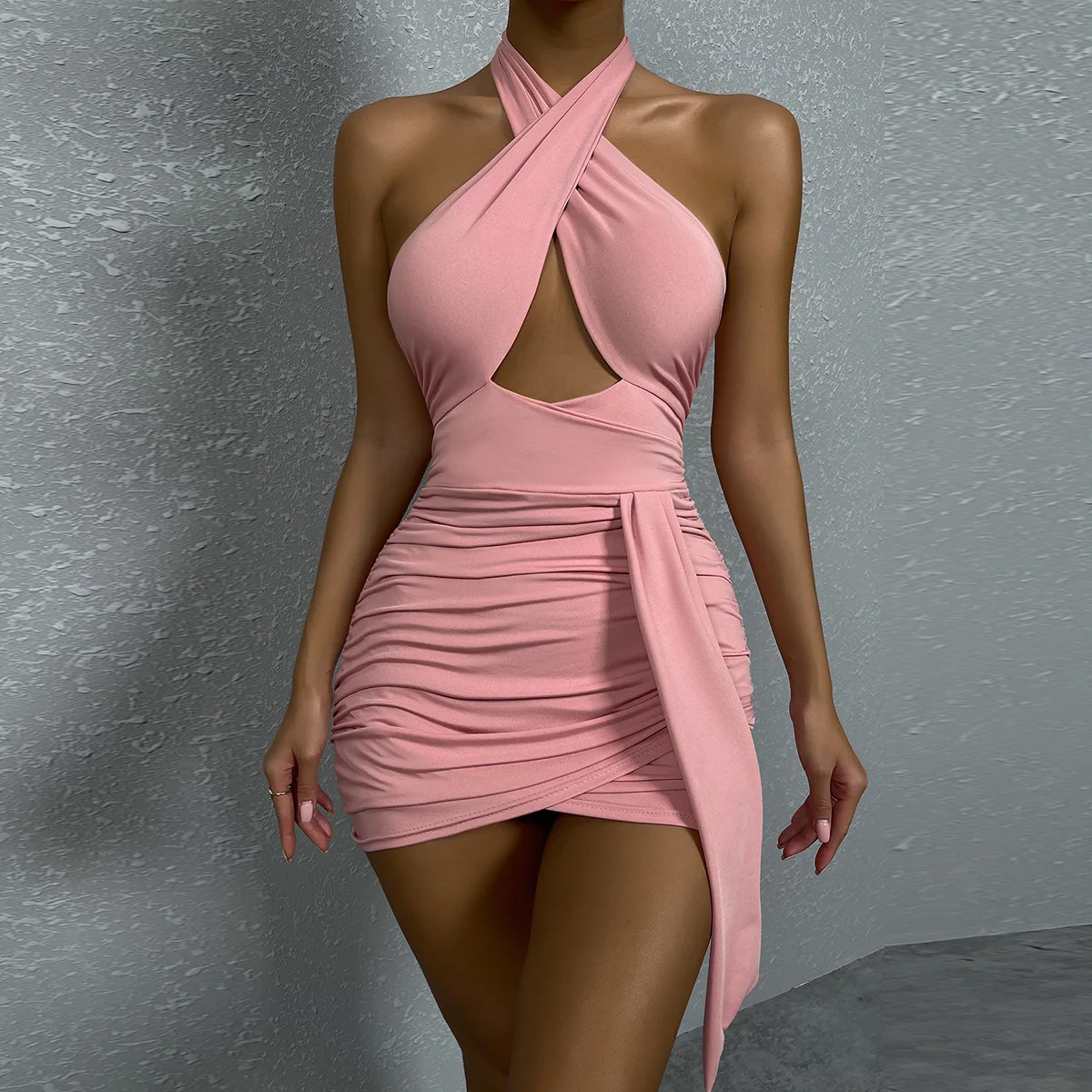 Женские платья, Новое поступление 2023, без рукавов, с рюшами, облегающие, с лямкой на шее, с вырезом, сексуальные мини-платья для клуба