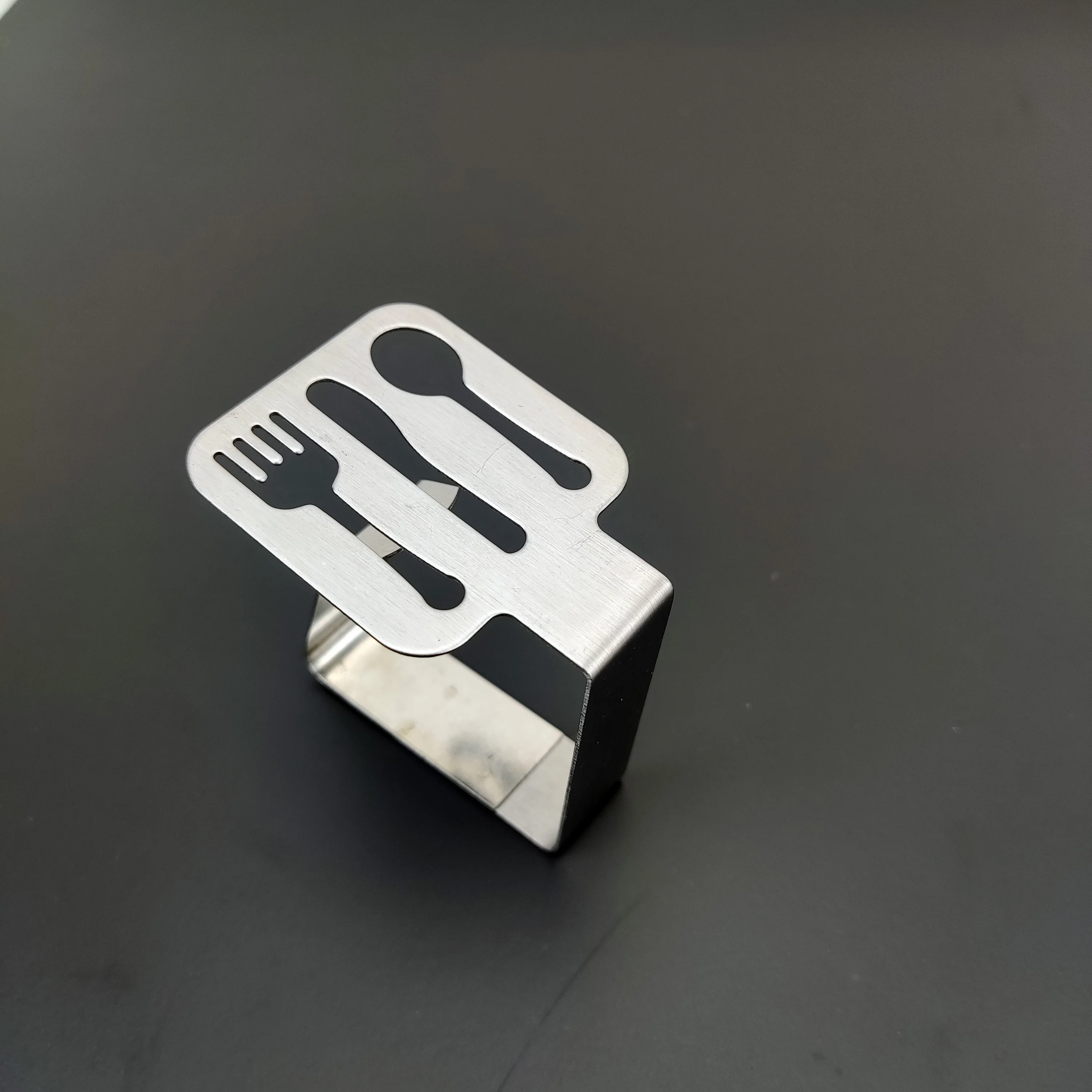 
Stainless steel metal table cloth clips and tablecloth holder for kitchen dinner party 