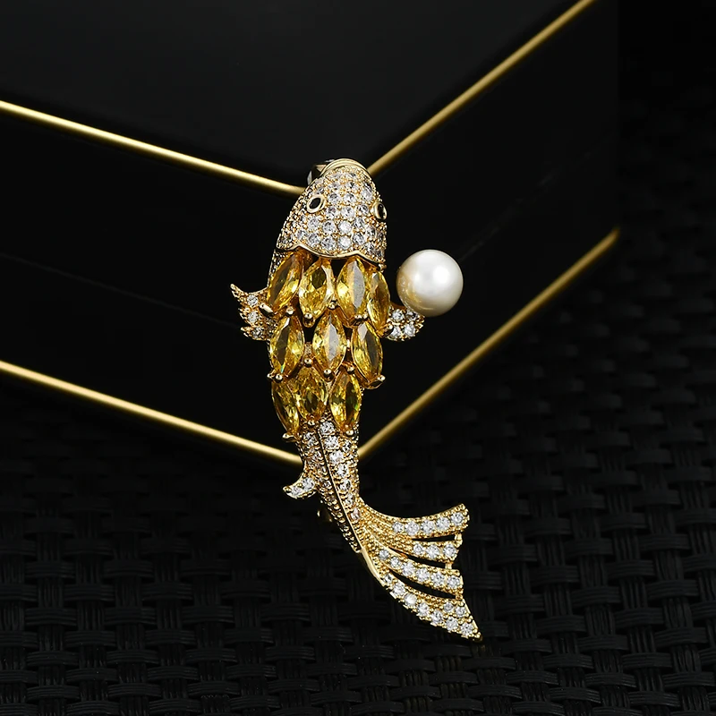 XZ60244 Good luck to high-grade gold full diamond pearl Koi brooch temperament does not wear out the suit pin