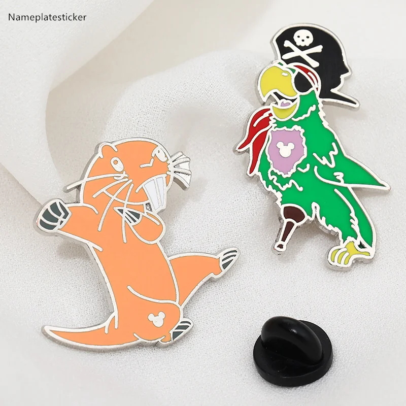 Wholesale Custom Saudi Arabia Golden Metal Badge custom metal pin badge